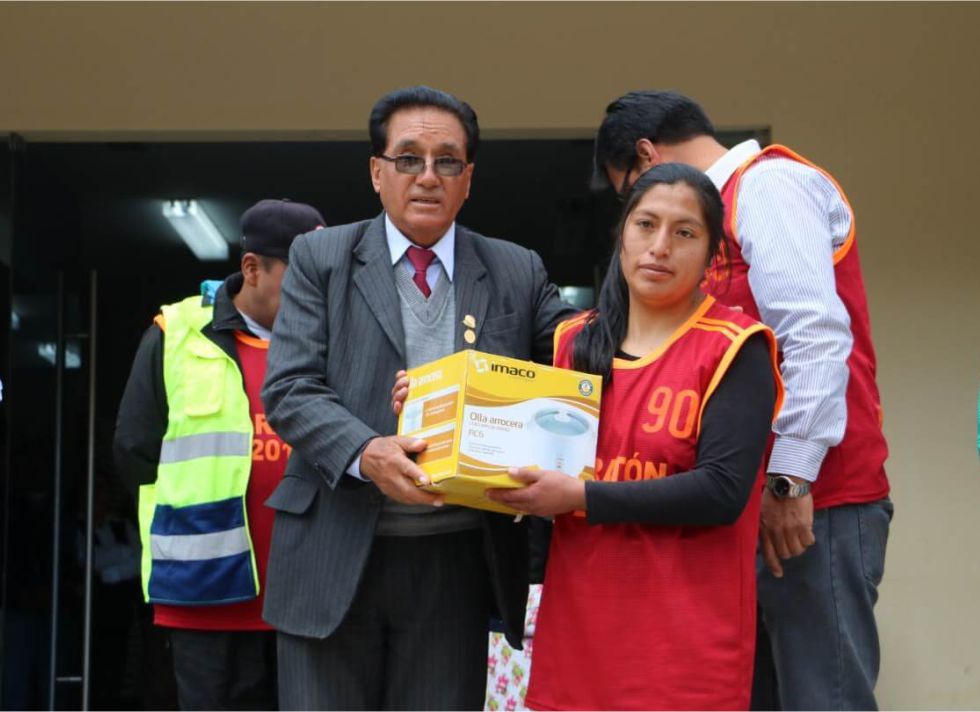 Donación de electrodomésticos a la provincia de Oyón en su 34 aniversario
