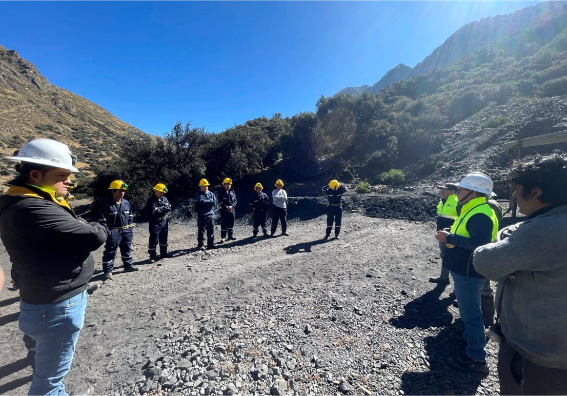 Representación visual de los principales grupos de interés de ABC MINERALS S.A.C., incluyendo empleados, gerencia, comunidad, proveedores y clientes